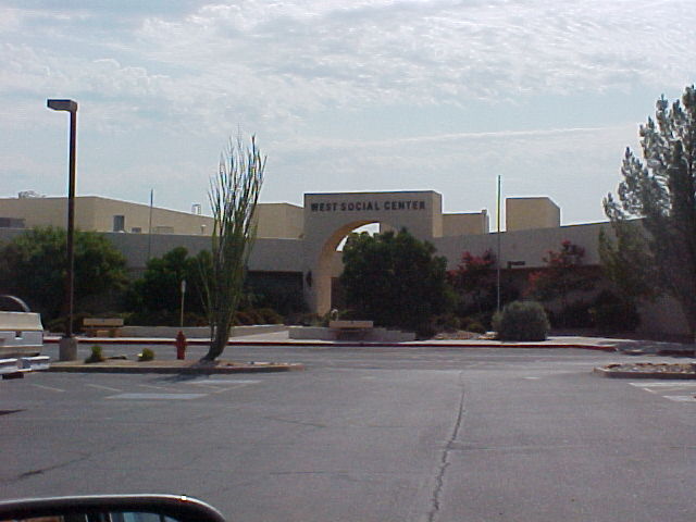 west ctr.JPG (47458 bytes)